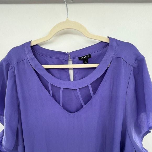 Torrid Purple Chiffon Blouse Cutout Neck‎ Short Sleeve Plus Size 3 Top - Picture 2 of 4